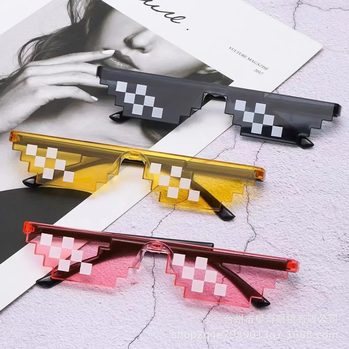 Occhiali da Sole a Pixel "Thug Life" – Set da 5 pezzi | Gadget Divertente