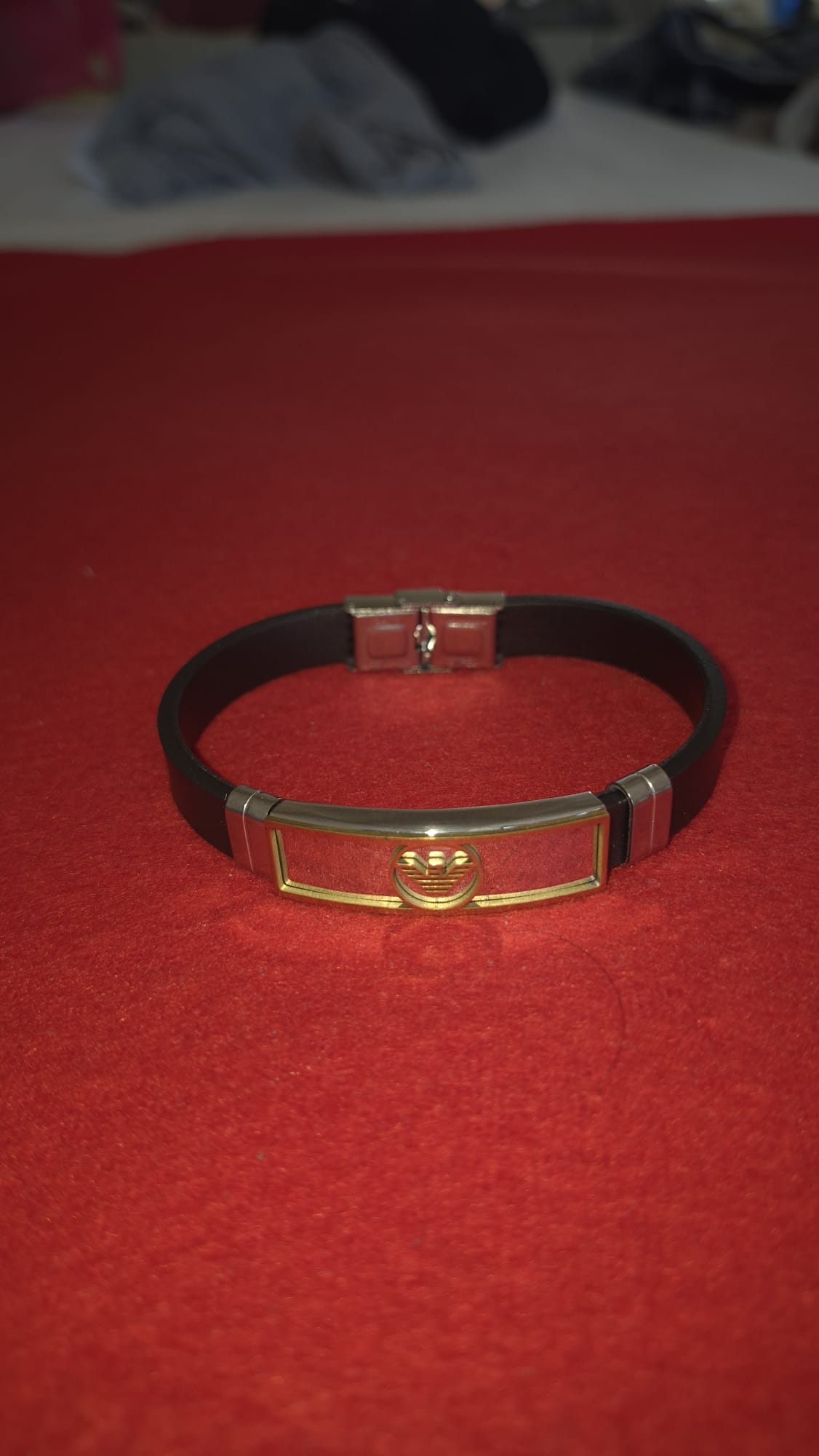 Bracciale uomo nero - vista aperta